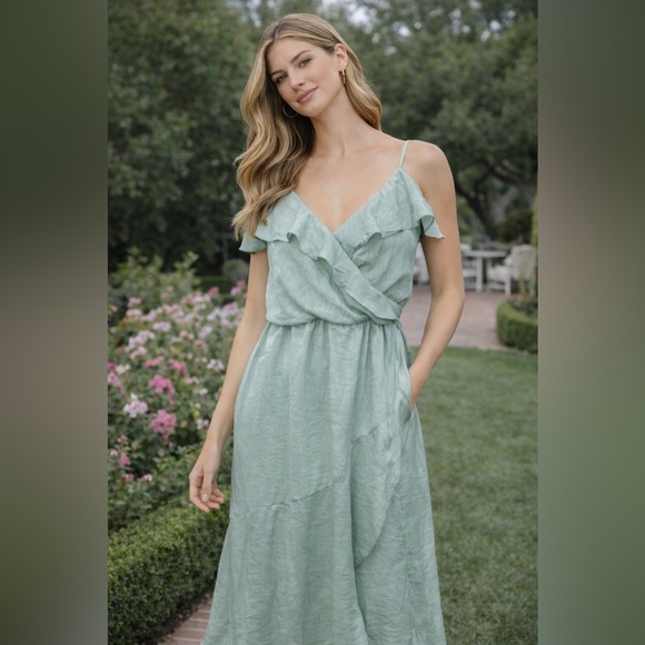 Everly Dresses & Skirts - Everly Green Dress Large